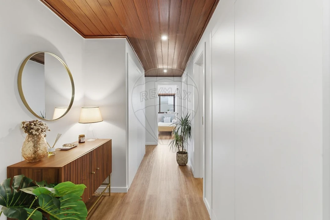 Apartamento T3 para Venda em Charneca de Caparica e Sobreda Foto 3