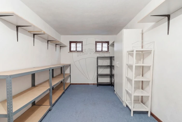 Apartamento T3 para Venda em Charneca de Caparica e Sobreda Foto 23