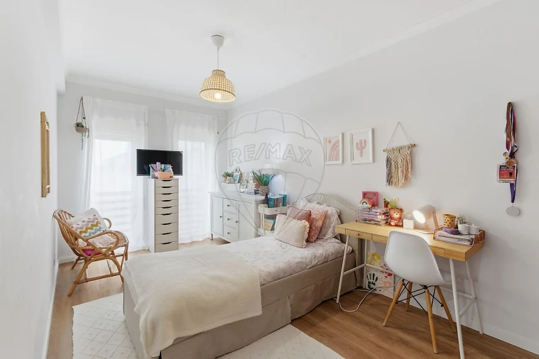 Apartamento T3 para Venda em Charneca de Caparica e Sobreda Foto 7