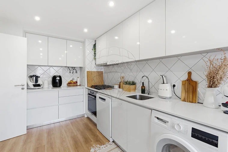 Apartamento T3 para Venda em Charneca de Caparica e Sobreda Foto 10