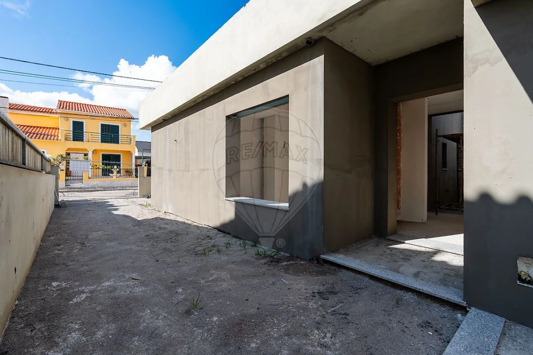 Moradia T4 para Venda em Fernao Ferro Foto 24