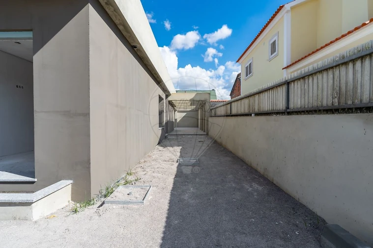 Moradia T4 para Venda em Fernao Ferro Foto 23