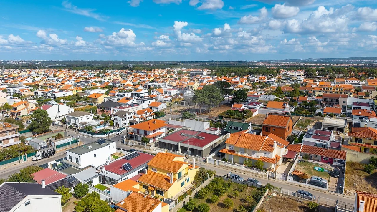 Moradia T4 para Venda em Fernao Ferro Foto 27