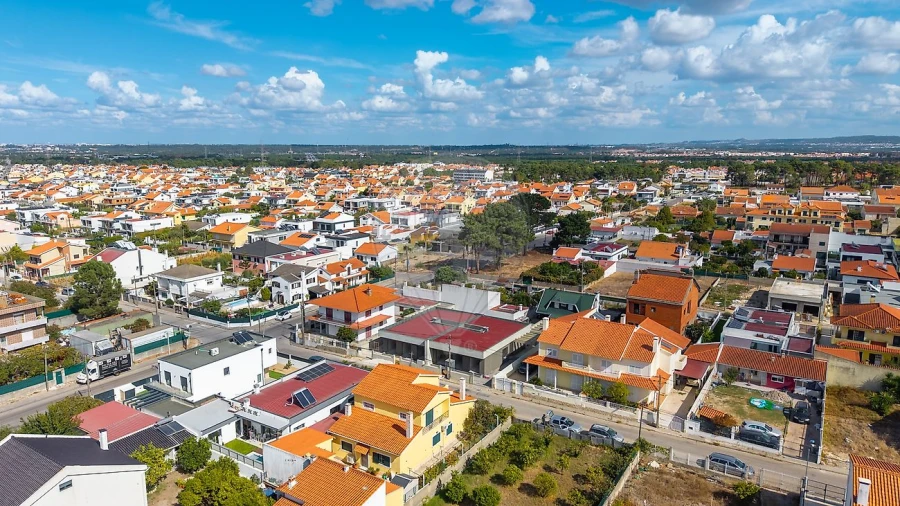 Moradia T4 para Venda em Fernao Ferro Foto 27