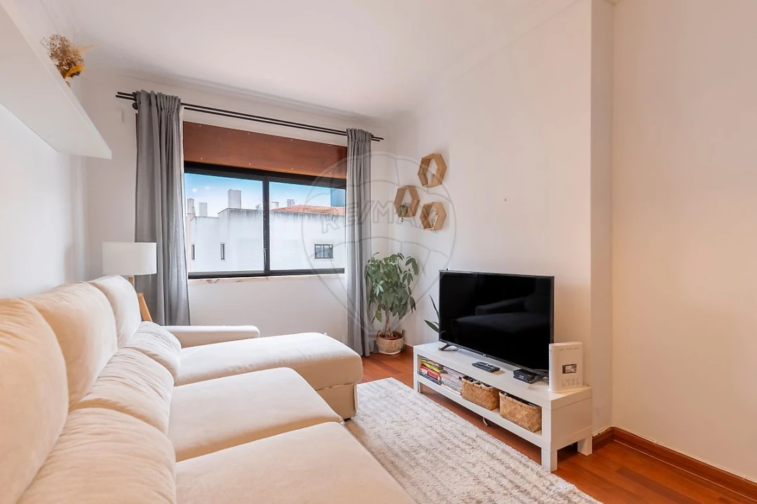 Apartamento T2 para Venda em Massamá e Monte Abraão Foto 2