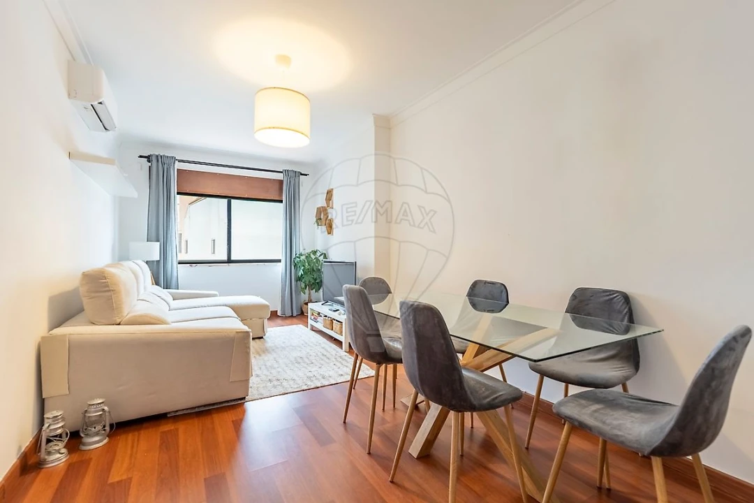 Apartamento T2 para Venda em Massamá e Monte Abraão Foto 3