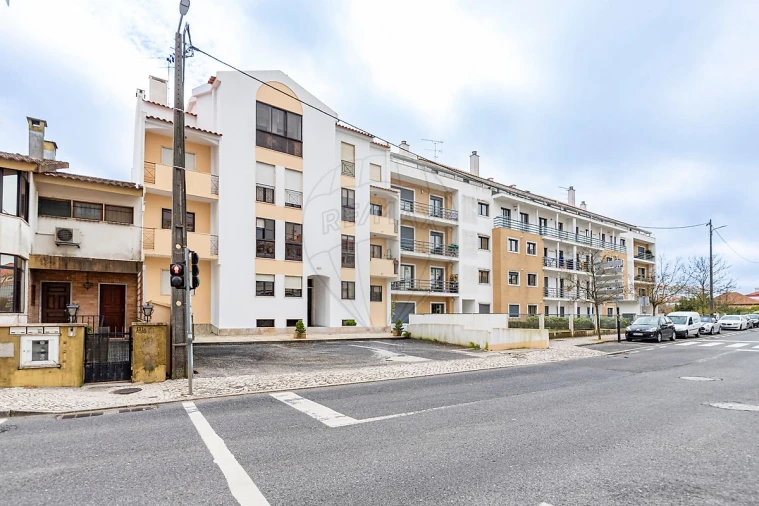 Apartamento T2 para Venda em Massamá e Monte Abraão Foto 4