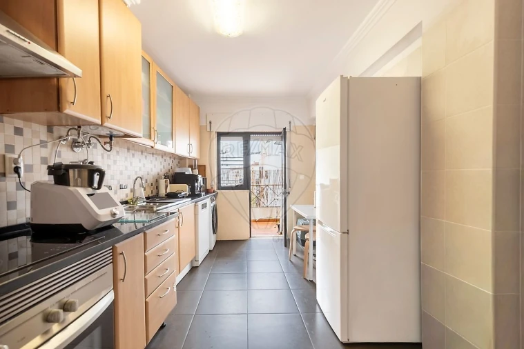 Apartamento T2 para Venda em Massamá e Monte Abraão Foto 8