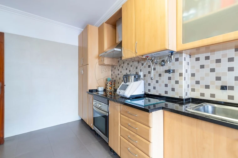 Apartamento T2 para Venda em Massamá e Monte Abraão Foto 7