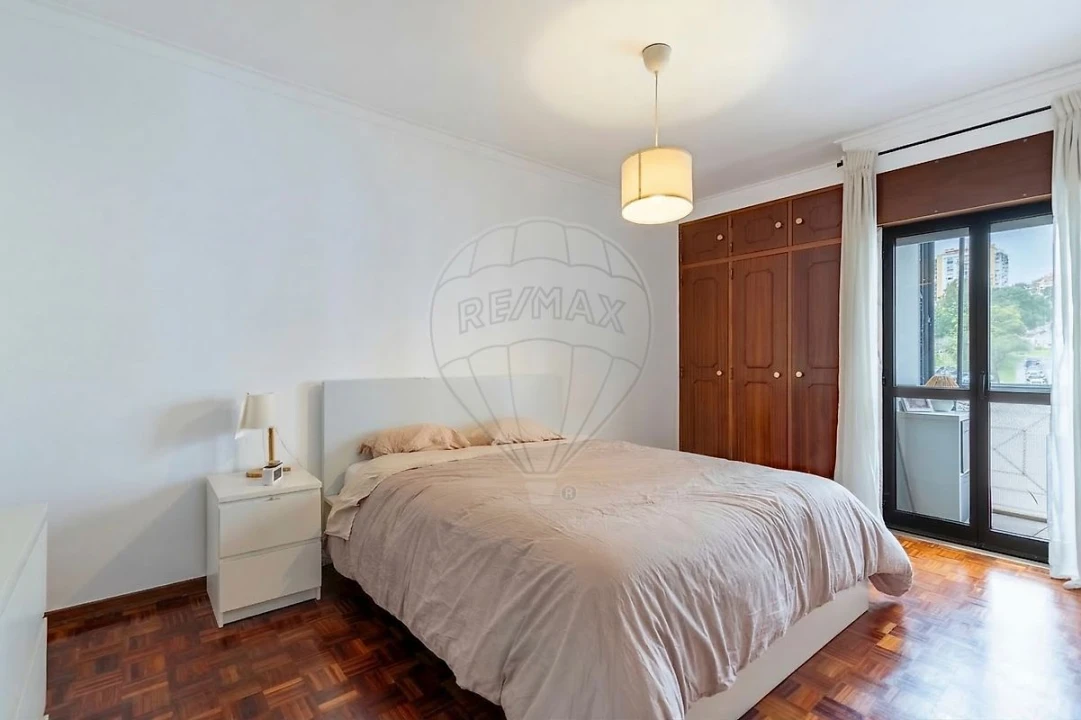 Apartamento T2 para Venda em Massamá e Monte Abraão Foto 10