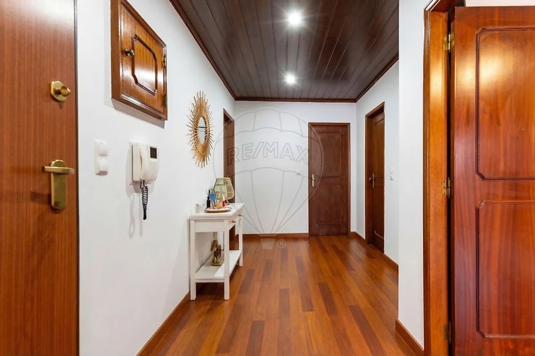 Apartamento T2 para Venda em Massamá e Monte Abraão Foto 18