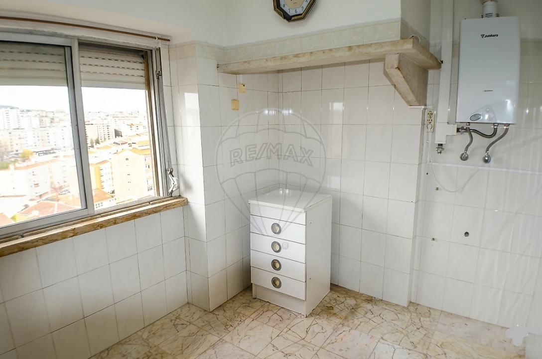 Apartamento T2 para Venda em Queluz e Belas Foto 4
