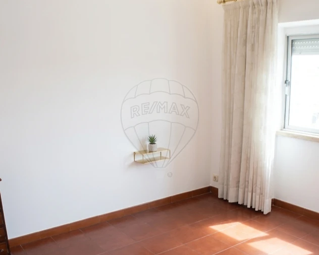 Apartamento T2 para Venda em Queluz e Belas Foto 7