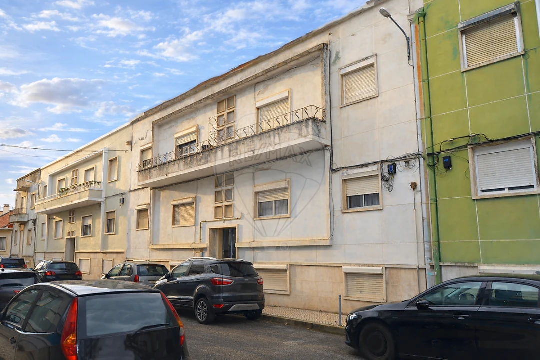 Apartamento T2 para Venda em Queluz e Belas Foto 3