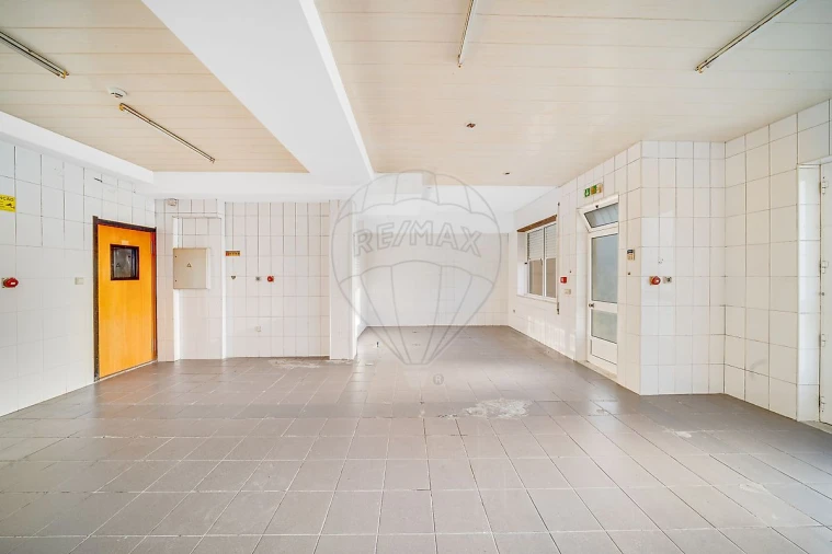 Loja para Arrendamento em Ponte de Vagos e Santa Catarina Foto 2