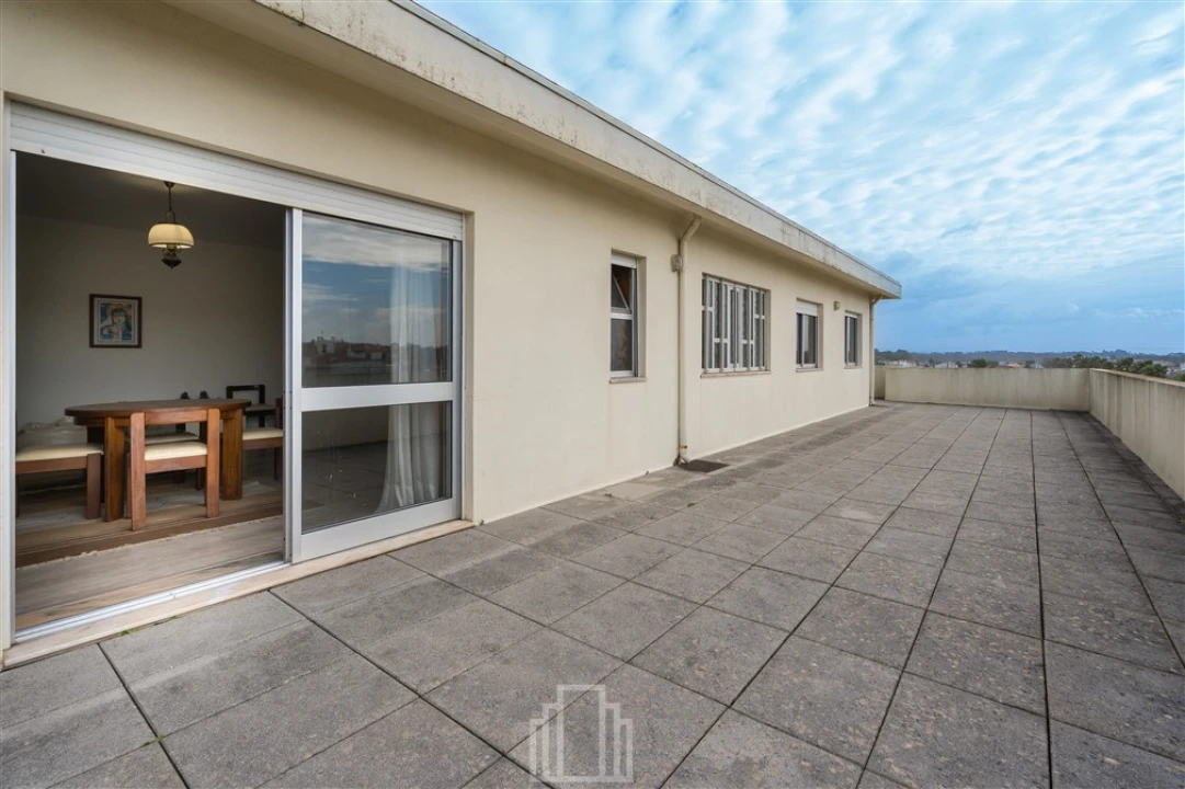 Apartamento T3 para Venda em Ovar, São João, Arada e São Vicente de Pereira Jusã Foto 1