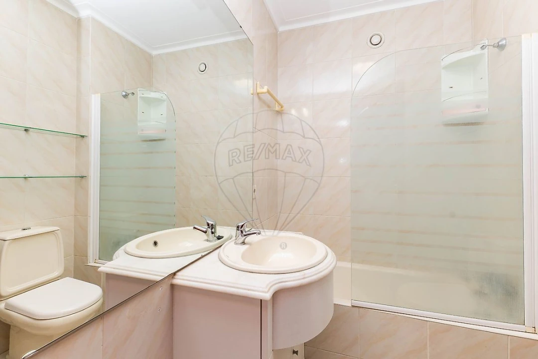 Apartamento T2 para Arrendamento em Mafamude e Vilar do Paraíso Foto 32