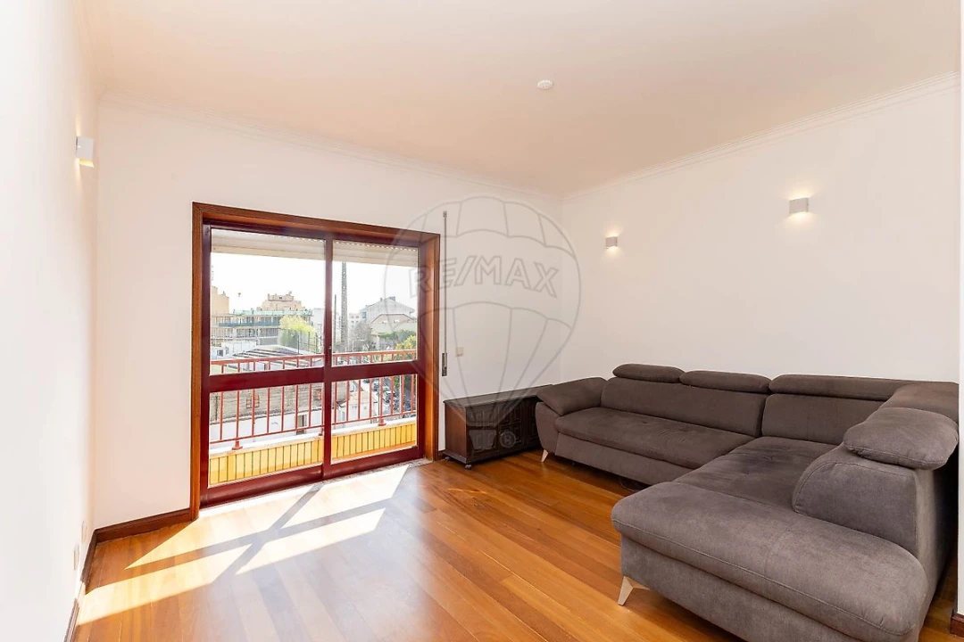 Apartamento T2 para Arrendamento em Mafamude e Vilar do Paraíso Foto 12