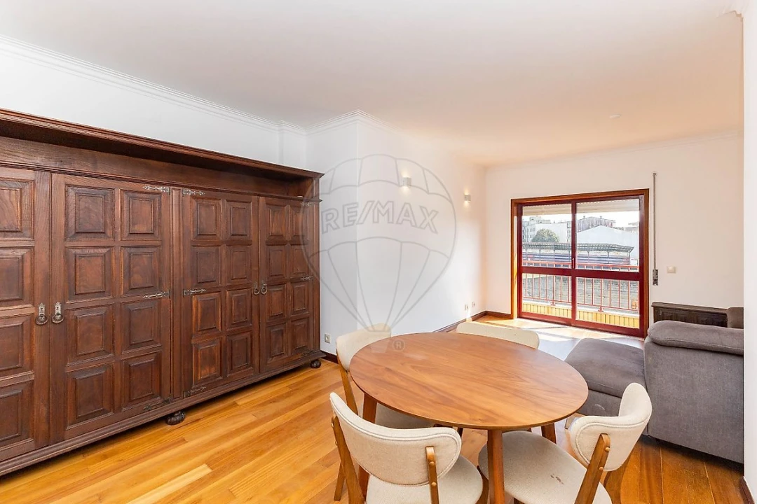 Apartamento T2 para Arrendamento em Mafamude e Vilar do Paraíso Foto 2