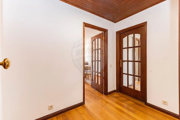 Apartamento T2 para Arrendamento em Mafamude e Vilar do Paraíso Foto 10