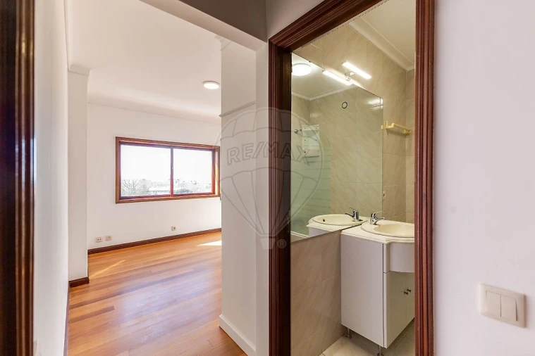 Apartamento T2 para Arrendamento em Mafamude e Vilar do Paraíso Foto 28