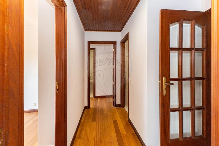 Apartamento T2 para Arrendamento em Mafamude e Vilar do Paraíso Foto 23