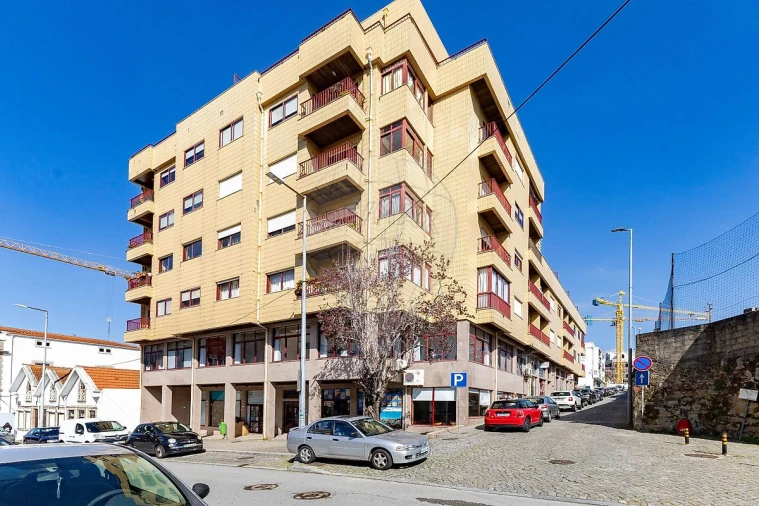 Apartamento T2 para Arrendamento em Mafamude e Vilar do Paraíso