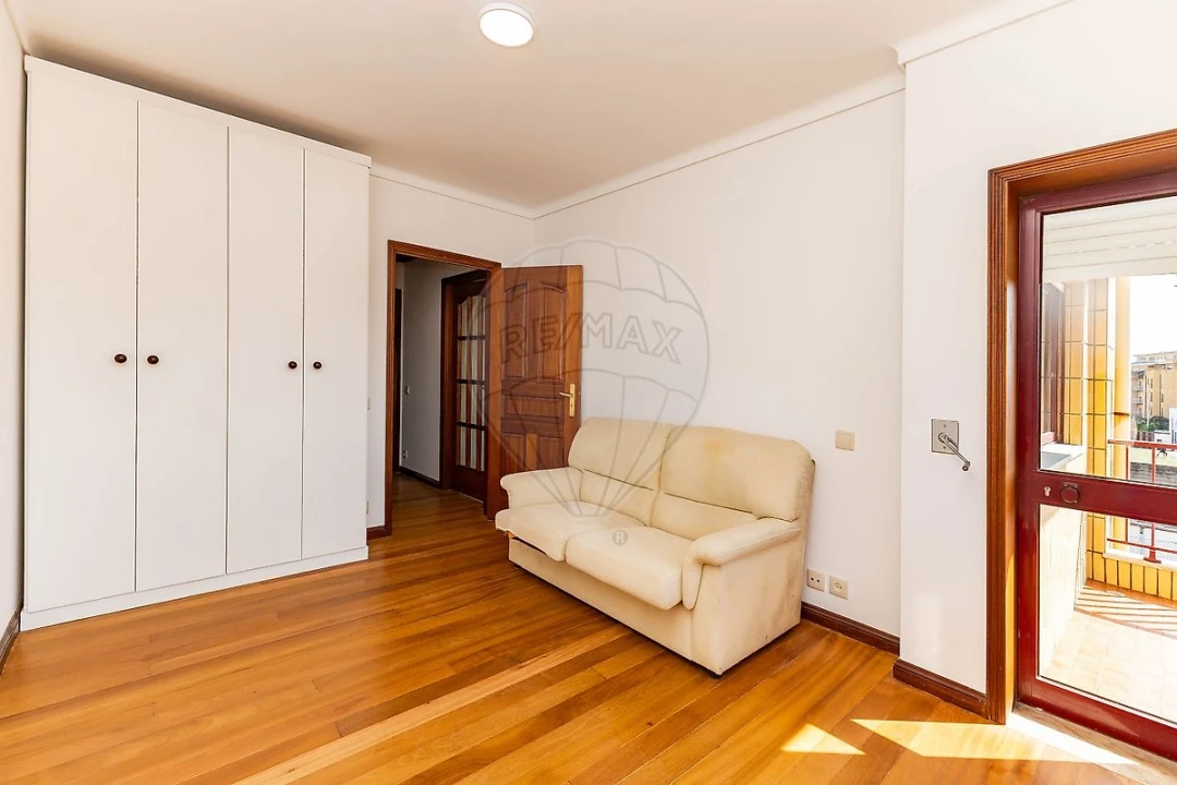 Apartamento T2 para Arrendamento em Mafamude e Vilar do Paraíso Foto 25