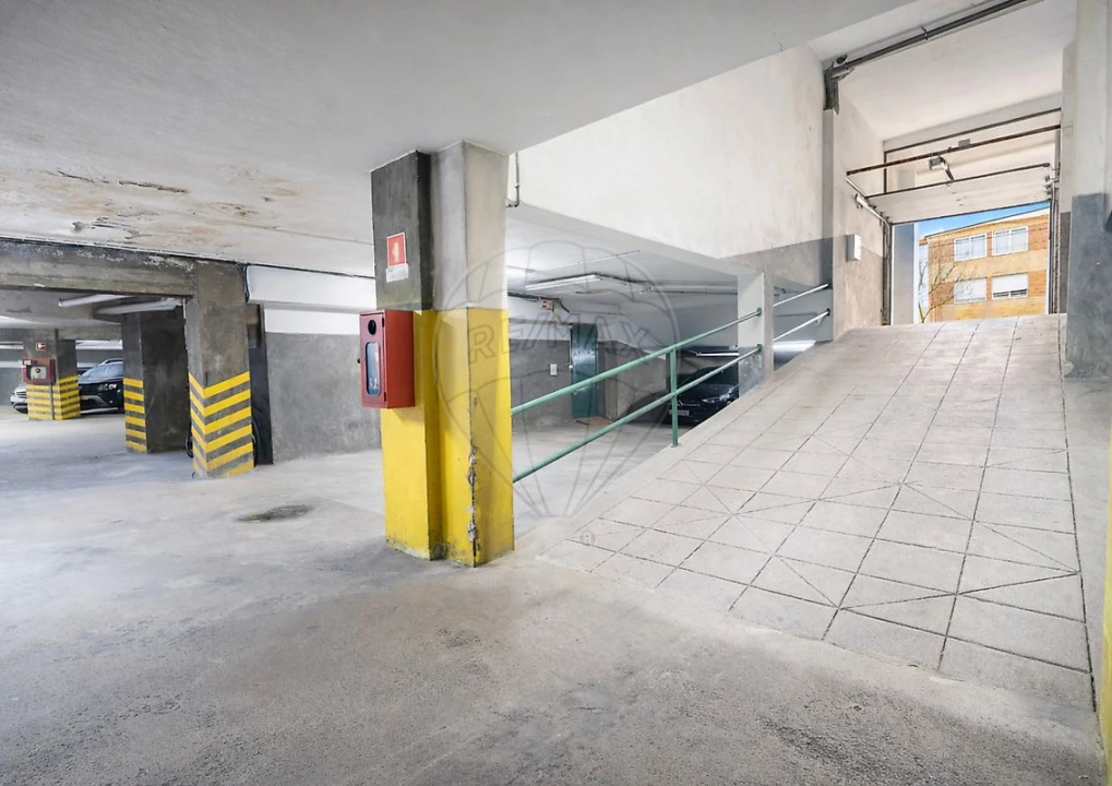 Garagem para Arrendamento em Matosinhos e Leça da Palmeira Foto 4