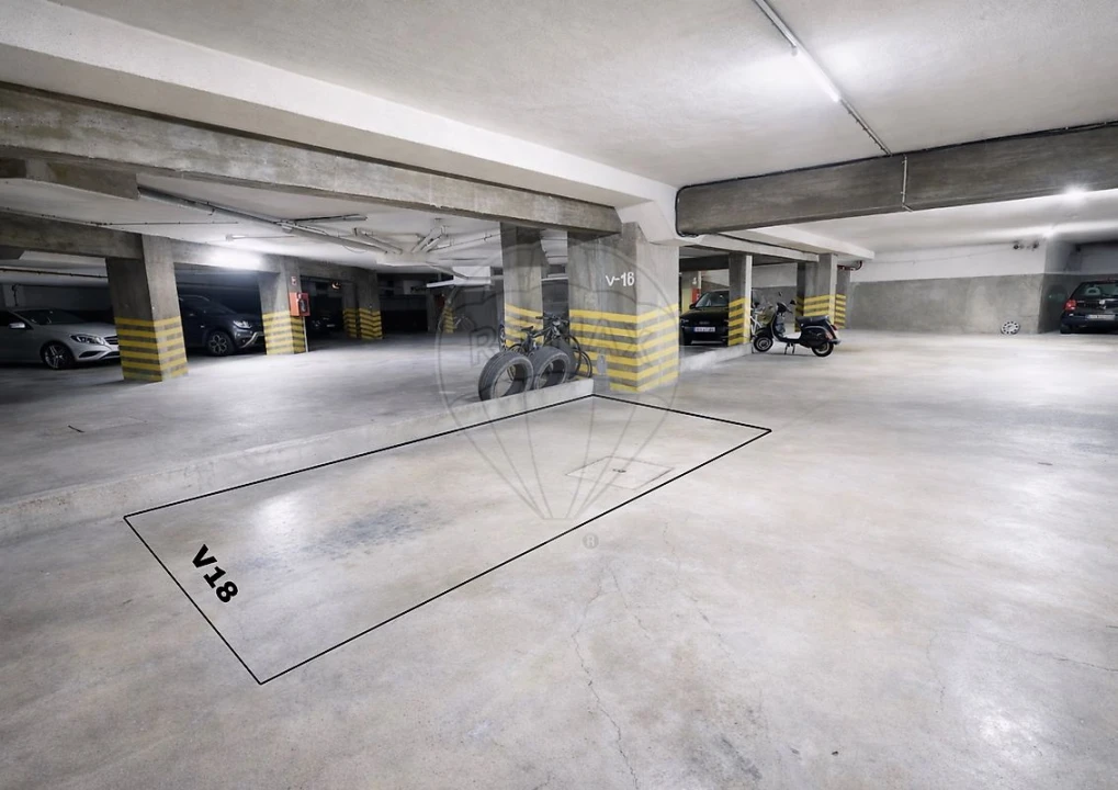 Garagem para Arrendamento em Matosinhos e Leça da Palmeira Foto 1