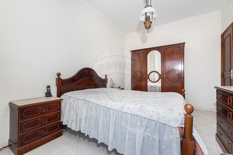 Apartamento T2 para Venda em Charneca de Caparica e Sobreda Foto 3