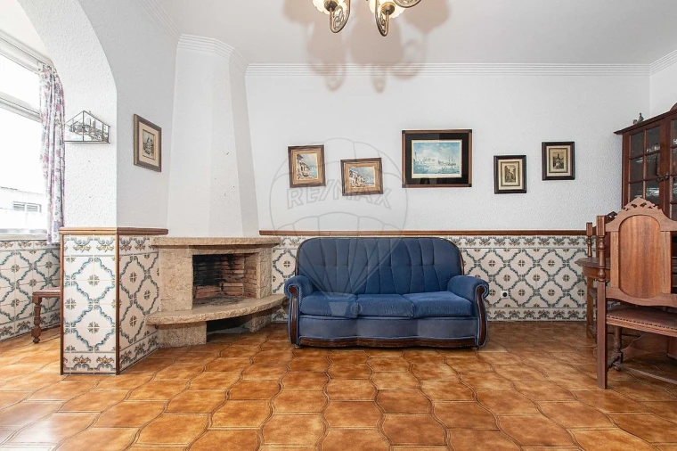 Apartamento T2 para Venda em Charneca de Caparica e Sobreda Foto 1