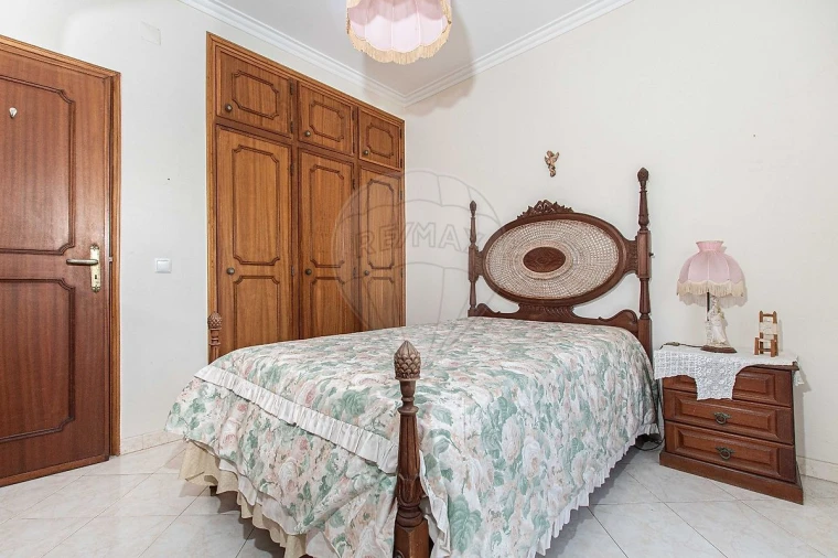 Apartamento T2 para Venda em Charneca de Caparica e Sobreda Foto 7