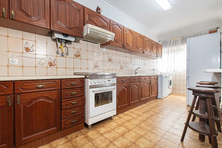 Apartamento T2 para Venda em Charneca de Caparica e Sobreda Foto 20