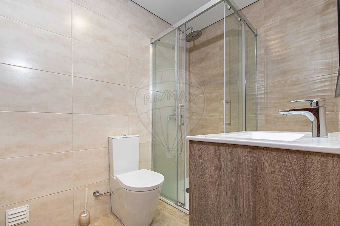Apartamento T2 para Venda em Charneca de Caparica e Sobreda Foto 11