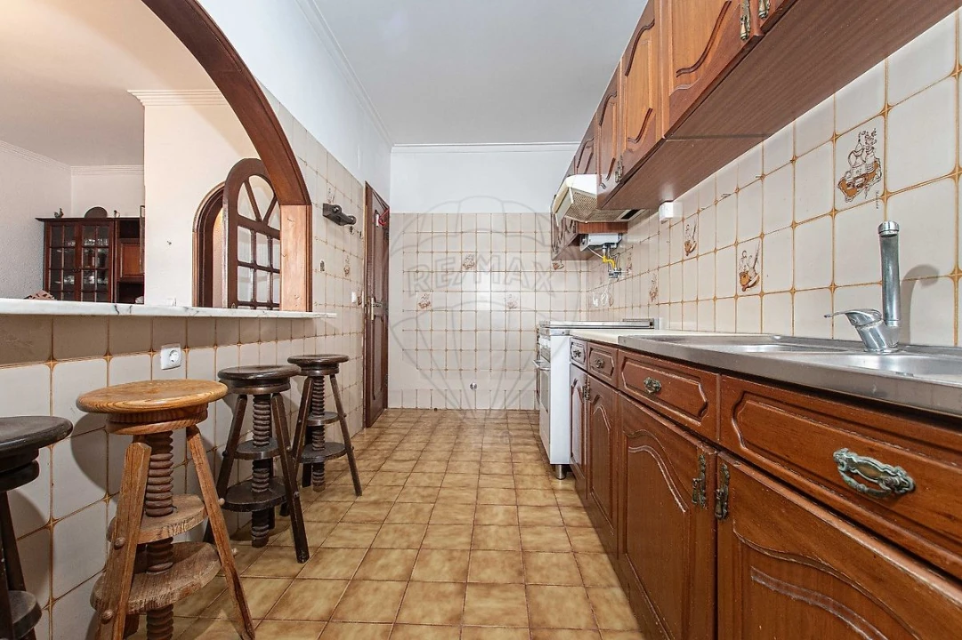 Apartamento T2 para Venda em Charneca de Caparica e Sobreda Foto 22