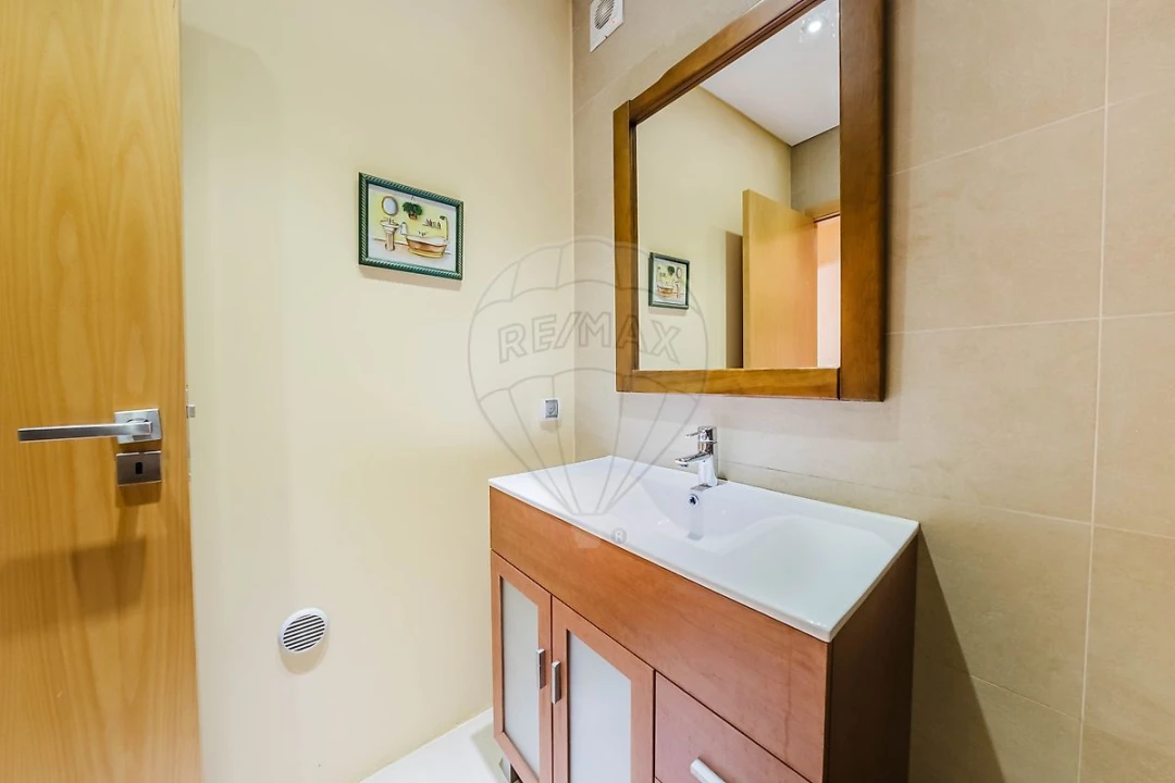 Moradia T4 para Venda em Rio Maior Foto 3