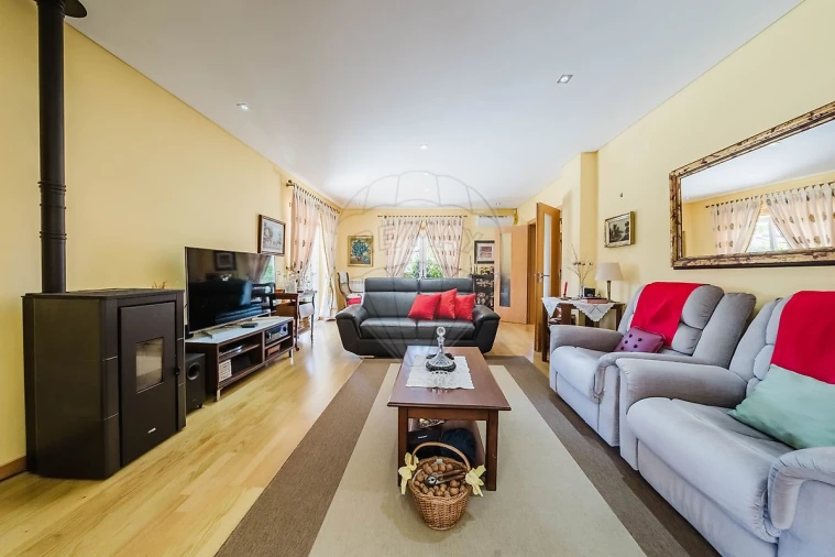 Moradia T4 para Venda em Rio Maior Foto 4