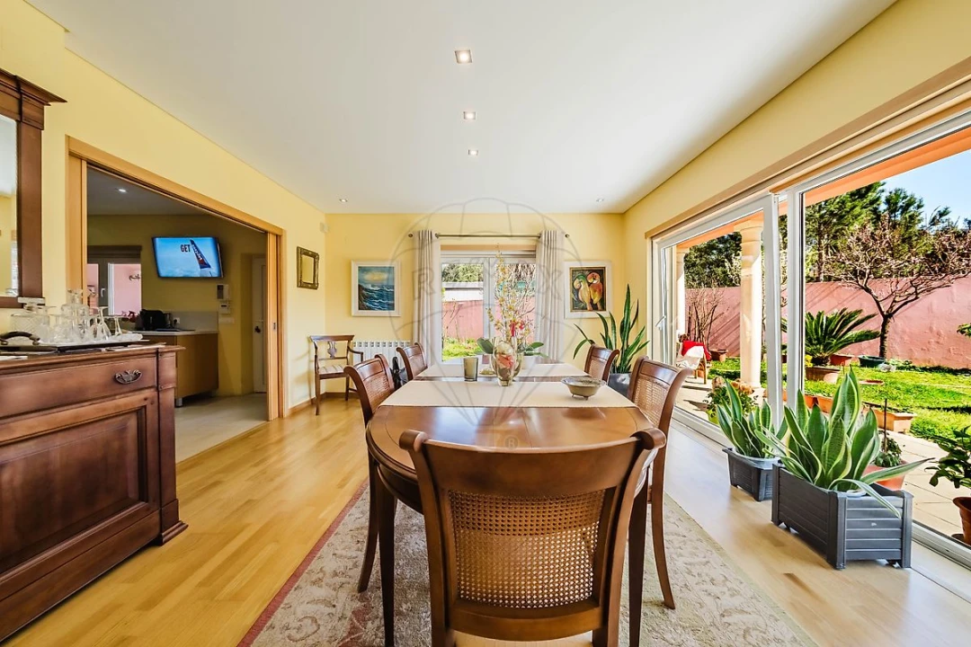 Moradia T4 para Venda em Rio Maior Foto 2