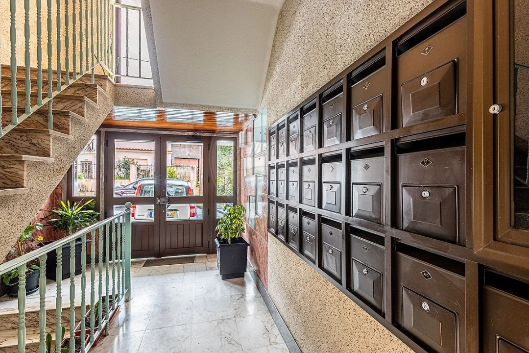 Apartamento T2 para Venda em Agualva e Mira-Sintra Foto 20