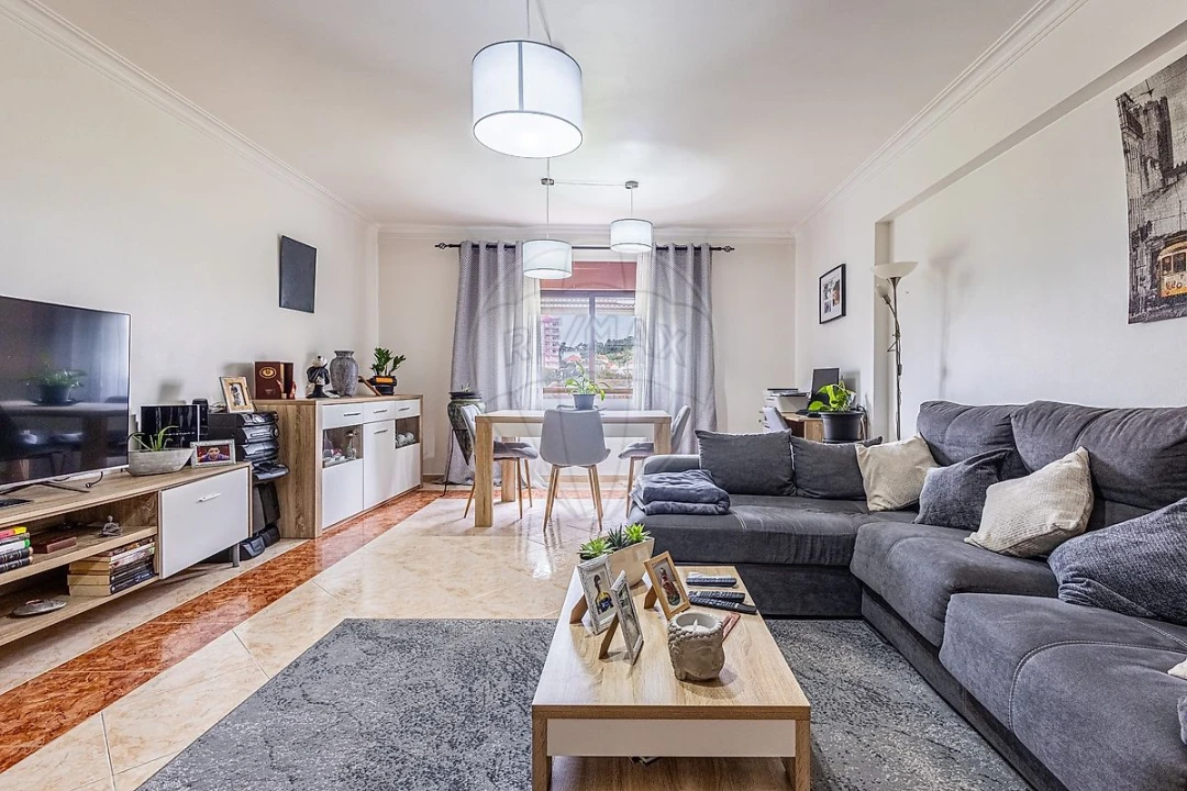 Apartamento T2 para Venda em Agualva e Mira-Sintra Foto 29