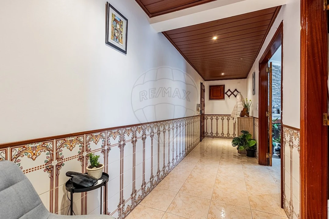 Apartamento T2 para Venda em Agualva e Mira-Sintra Foto 25