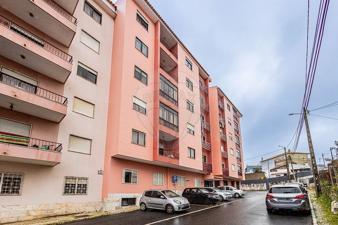 Apartamento T2 para Venda em Agualva e Mira-Sintra Foto 15