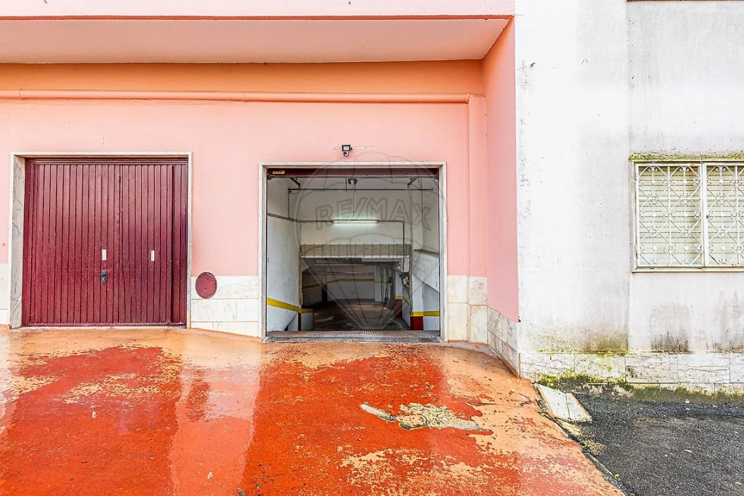 Apartamento T2 para Venda em Agualva e Mira-Sintra Foto 21