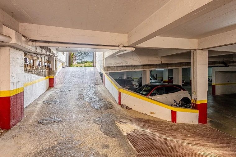 Apartamento T2 para Venda em Agualva e Mira-Sintra Foto 19