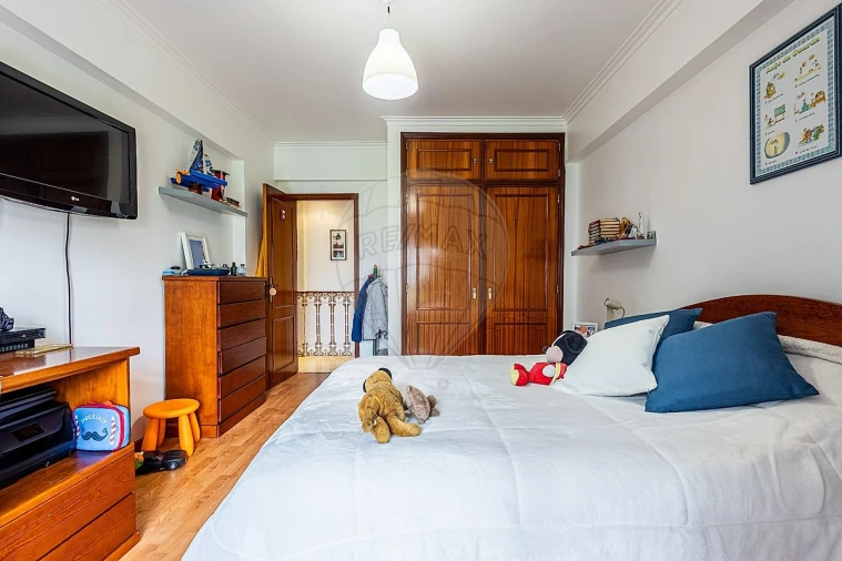 Apartamento T2 para Venda em Agualva e Mira-Sintra Foto 9