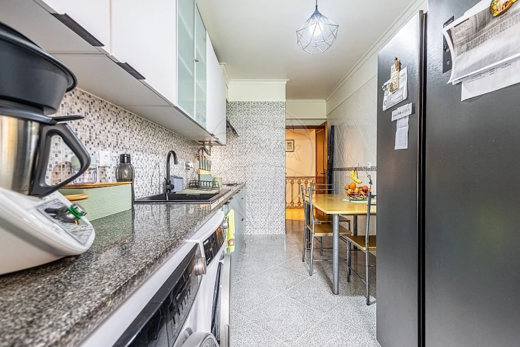 Apartamento T2 para Venda em Agualva e Mira-Sintra