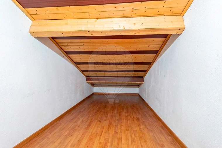 Apartamento T2 para Venda em Agualva e Mira-Sintra Foto 14