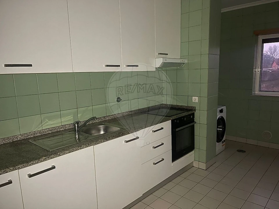 Apartamento T2 para Venda em Santa Maria da Feira, Travanca, Sanfins e Espargo Foto 6