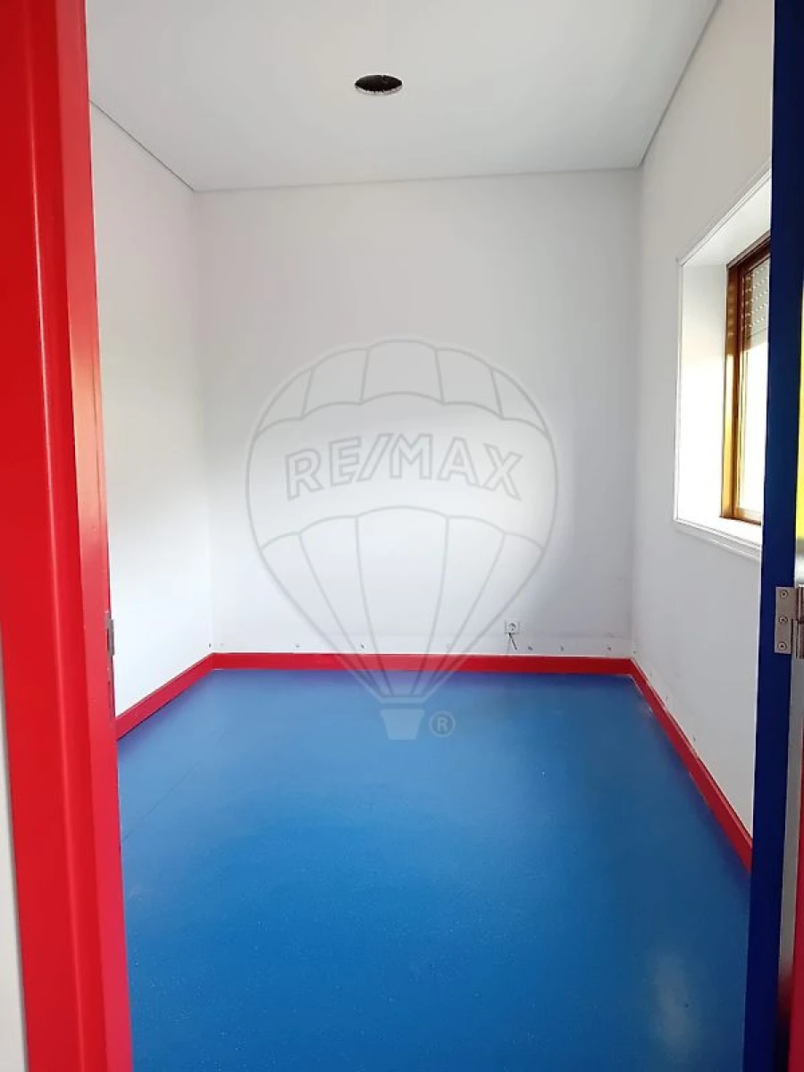 Loja para Arrendamento em Serzedo e Perosinho Foto 10